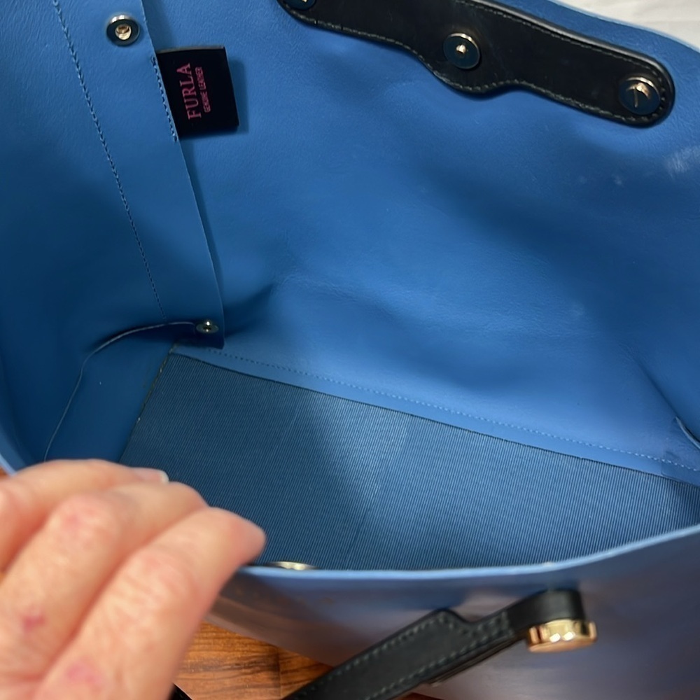 Furla Eden Tote Blue Leather with Interior Clutch Chameleon Print - Picture 3 of 16